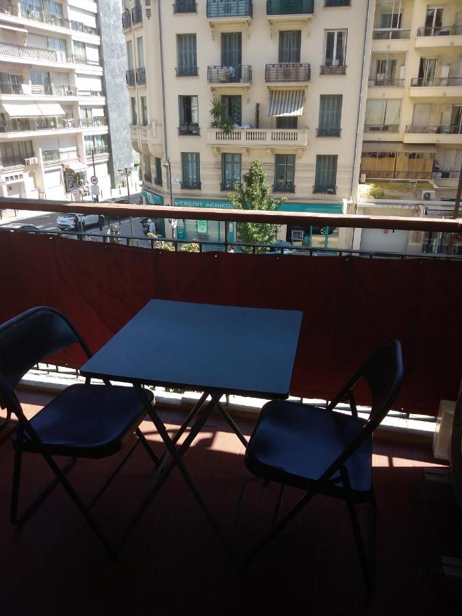Charmant F1 Pres Tramway Et Plage Nice Bagian luar foto